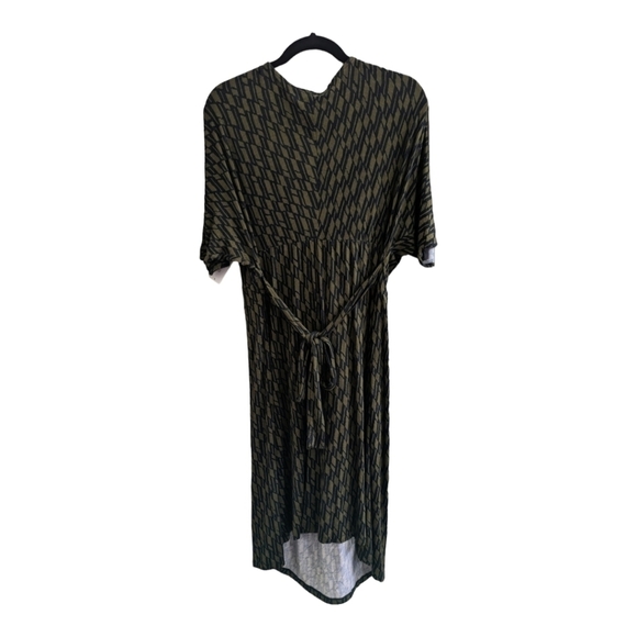 Liz Lange Maternity Olive & Black Geo Print Dress Size XXL NWT - Picture 2 of 4